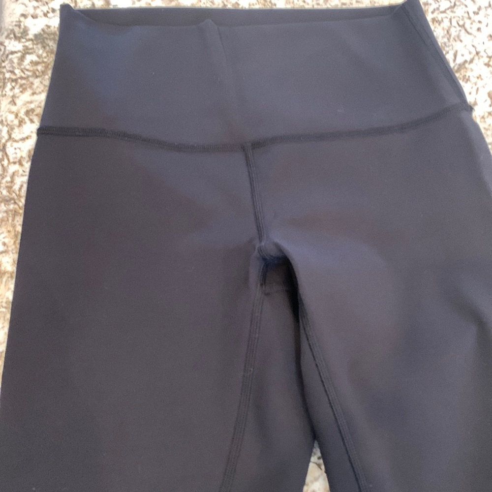 Lululemon cropped yoga pants